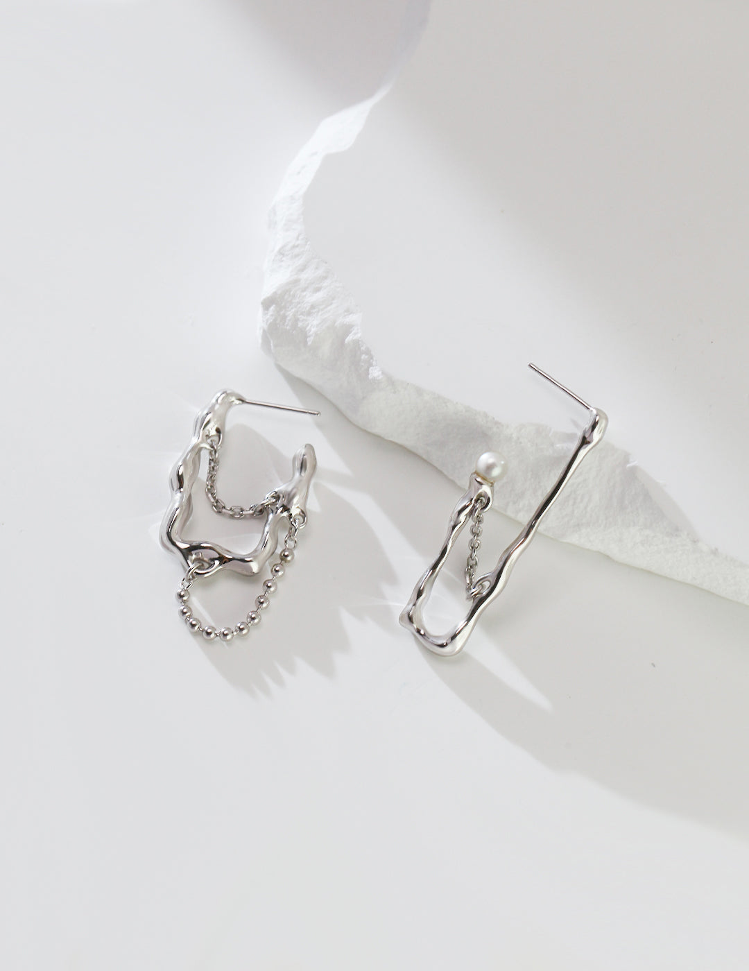 S925 Asymmetric Pearl Earrings