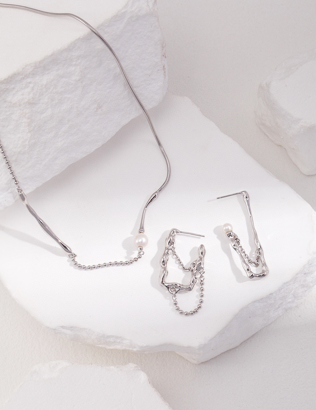 S925 Asymmetric Pearl Earrings