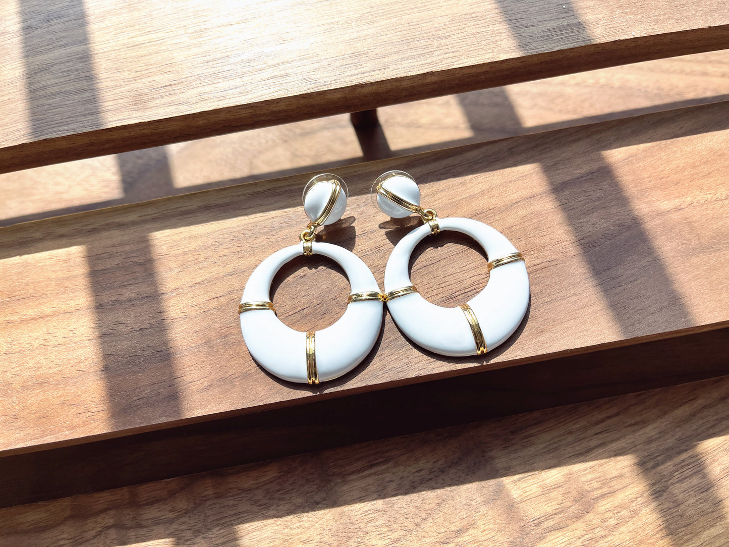 S925 Vintage White Drop Glaze Round Earrings