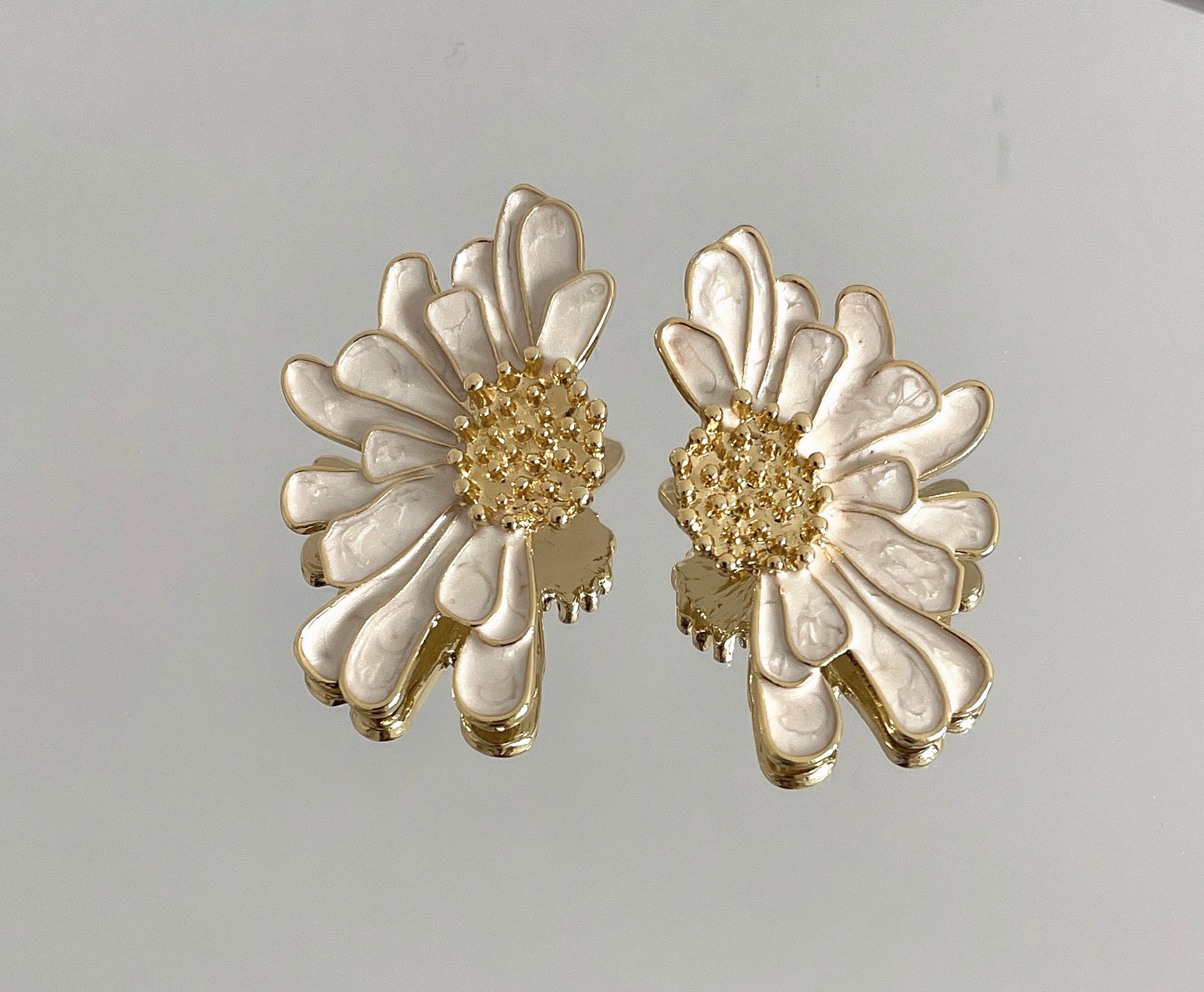 S925 Vintage Daisy Drop Glaze Earrings