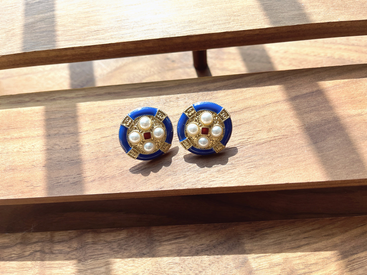 Vintage Gold Drop Glaze Pearl in Clip Earrings